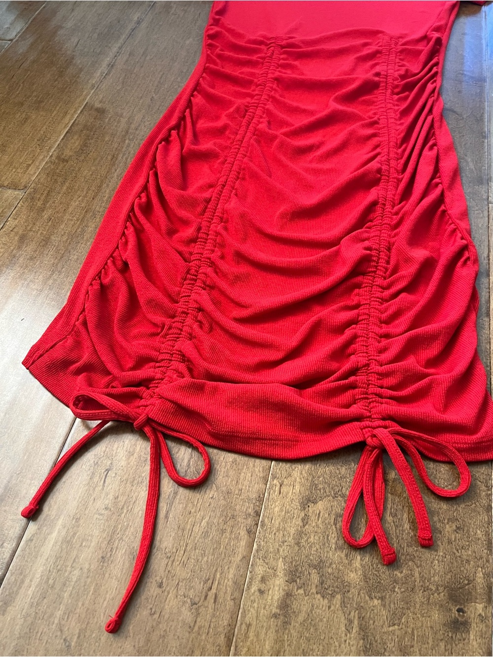 NWT H&M Divided Red Ruched Bodycon Dress - Size M - Picture 2 of 4